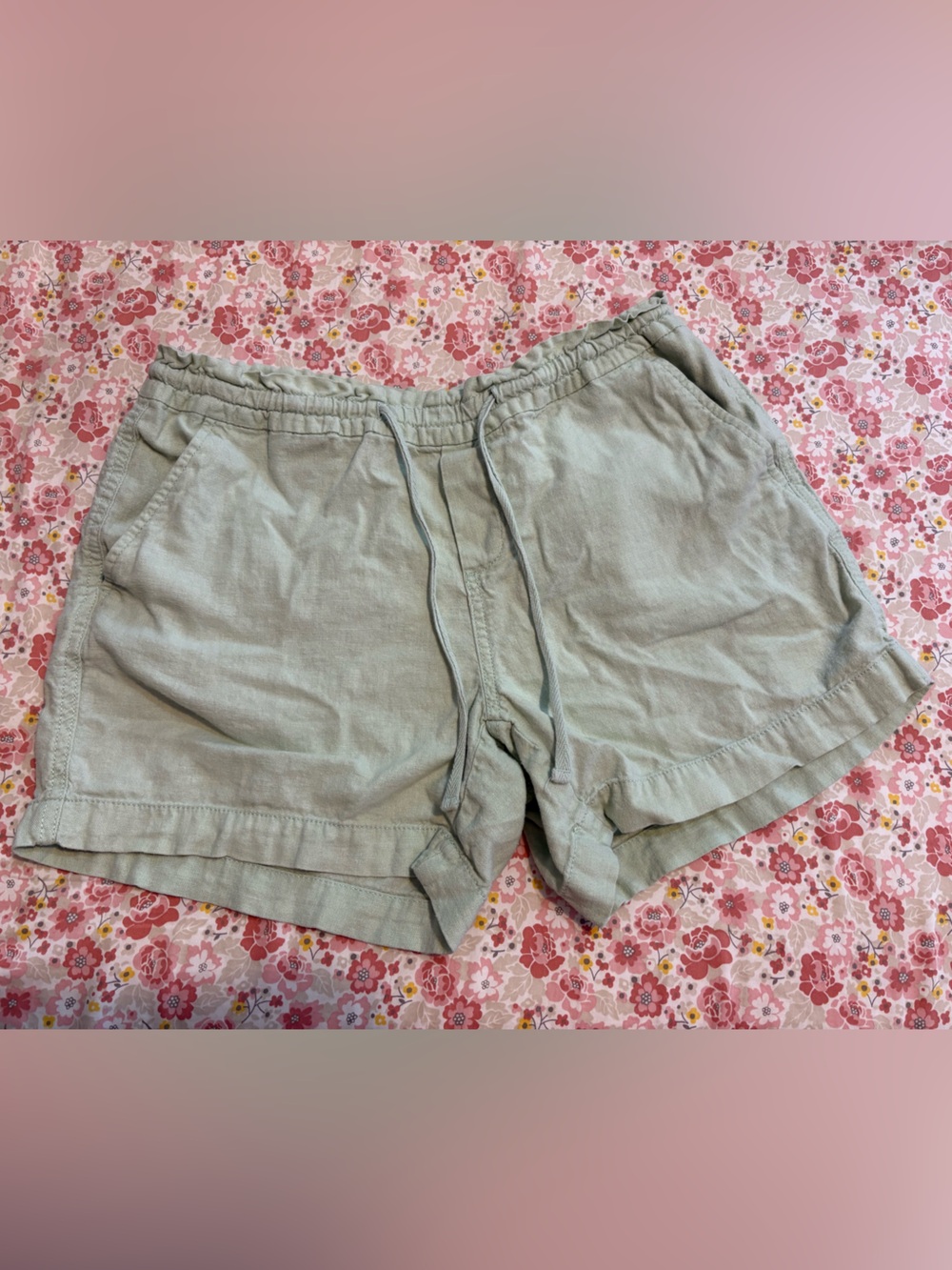 Faded Glory High-Waist Elastic Shorts in Sage Green